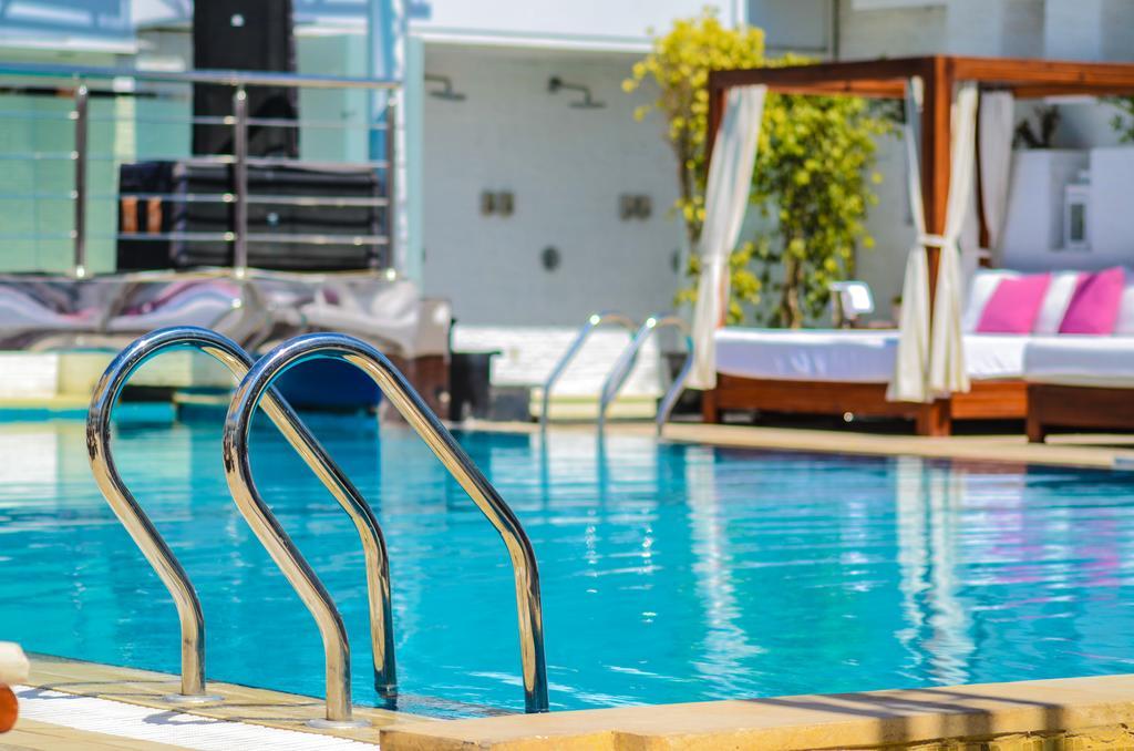 더 가브리엘 카이로 외부 사진 The pool at the hotel